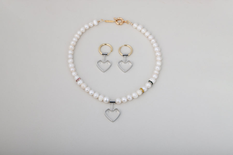 Hanging Heart Pearl Necklace