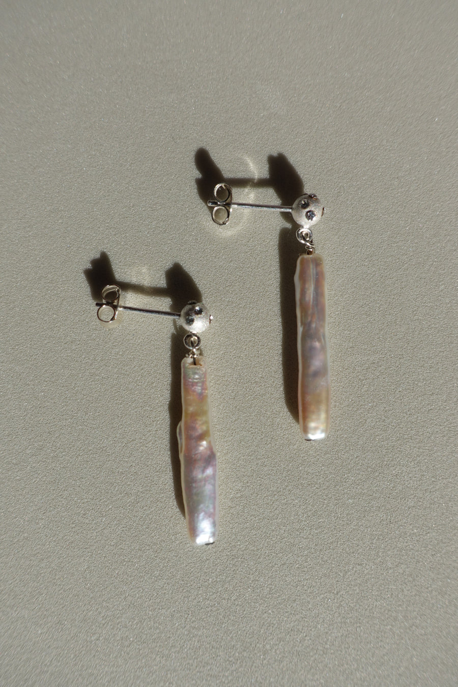 One Pearl Earrings