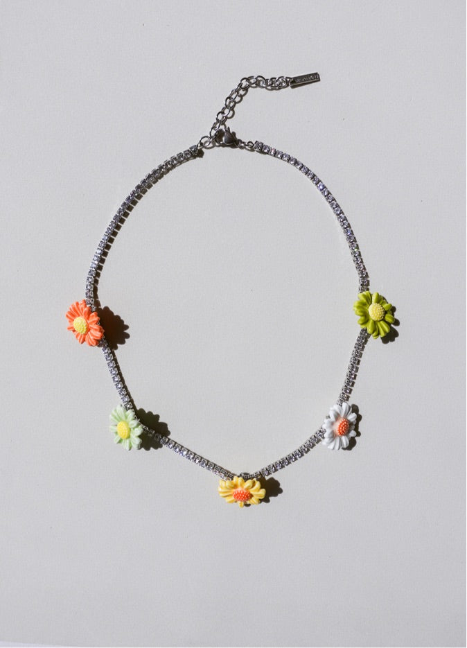 Spring Daisy Necklace